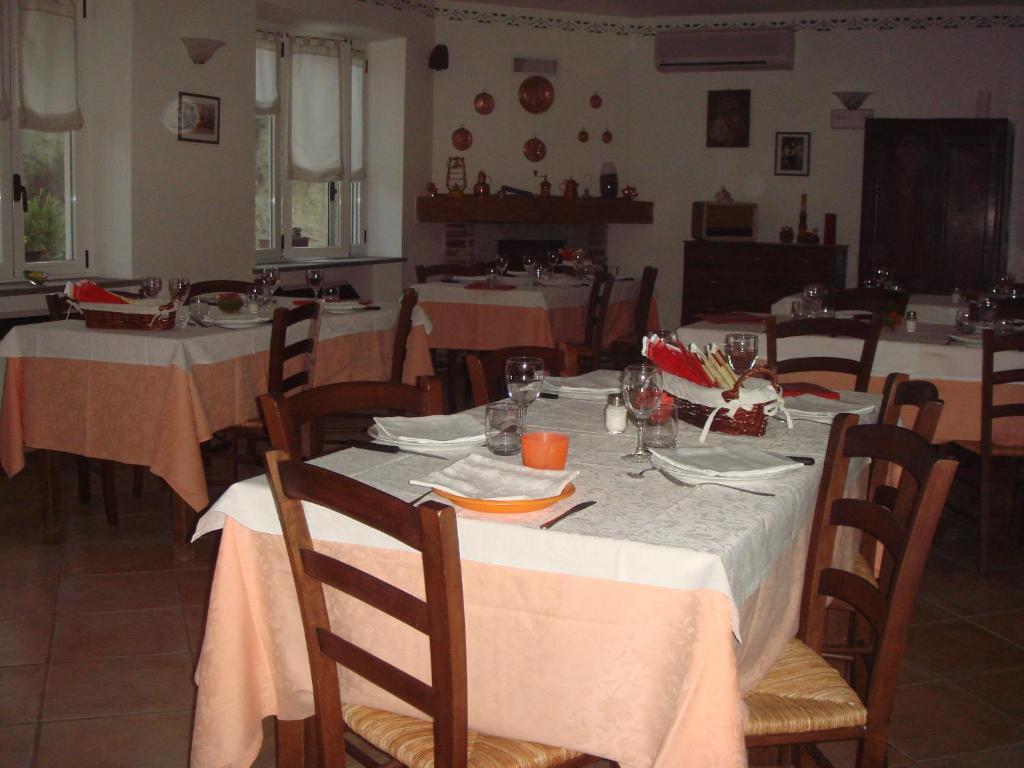 Agriturismo Cascina Vrona Villa Monteu Roero Екстериор снимка